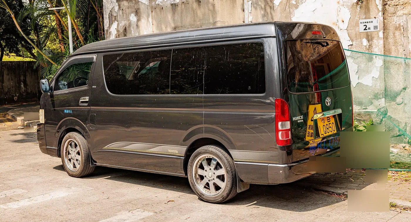 Toyota Hiace — Silver Metallic