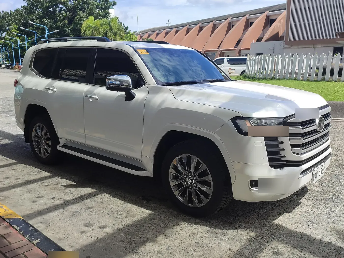 Toyota Land Cruiser 300-series in black