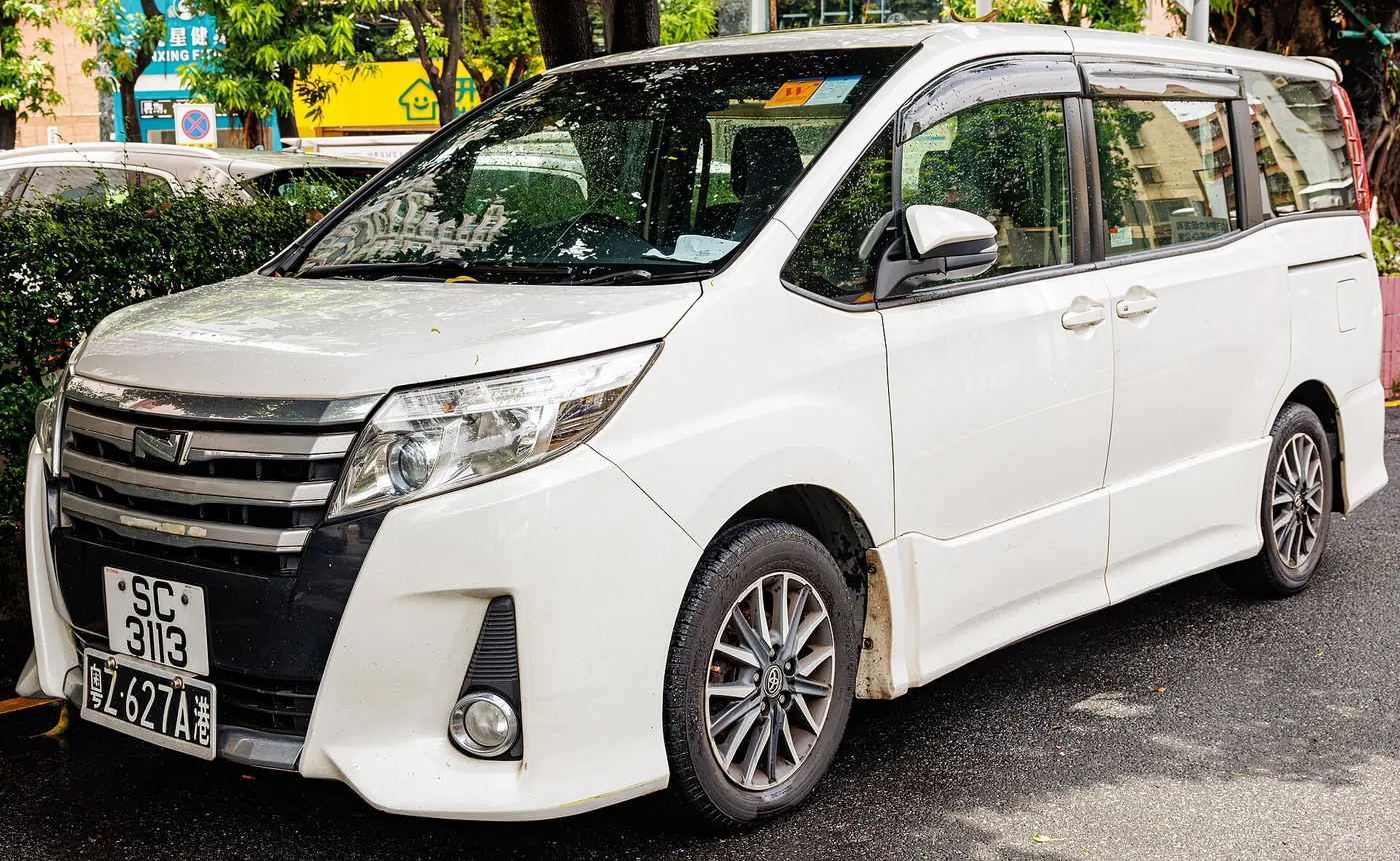 Toyota Noah people carrier in white