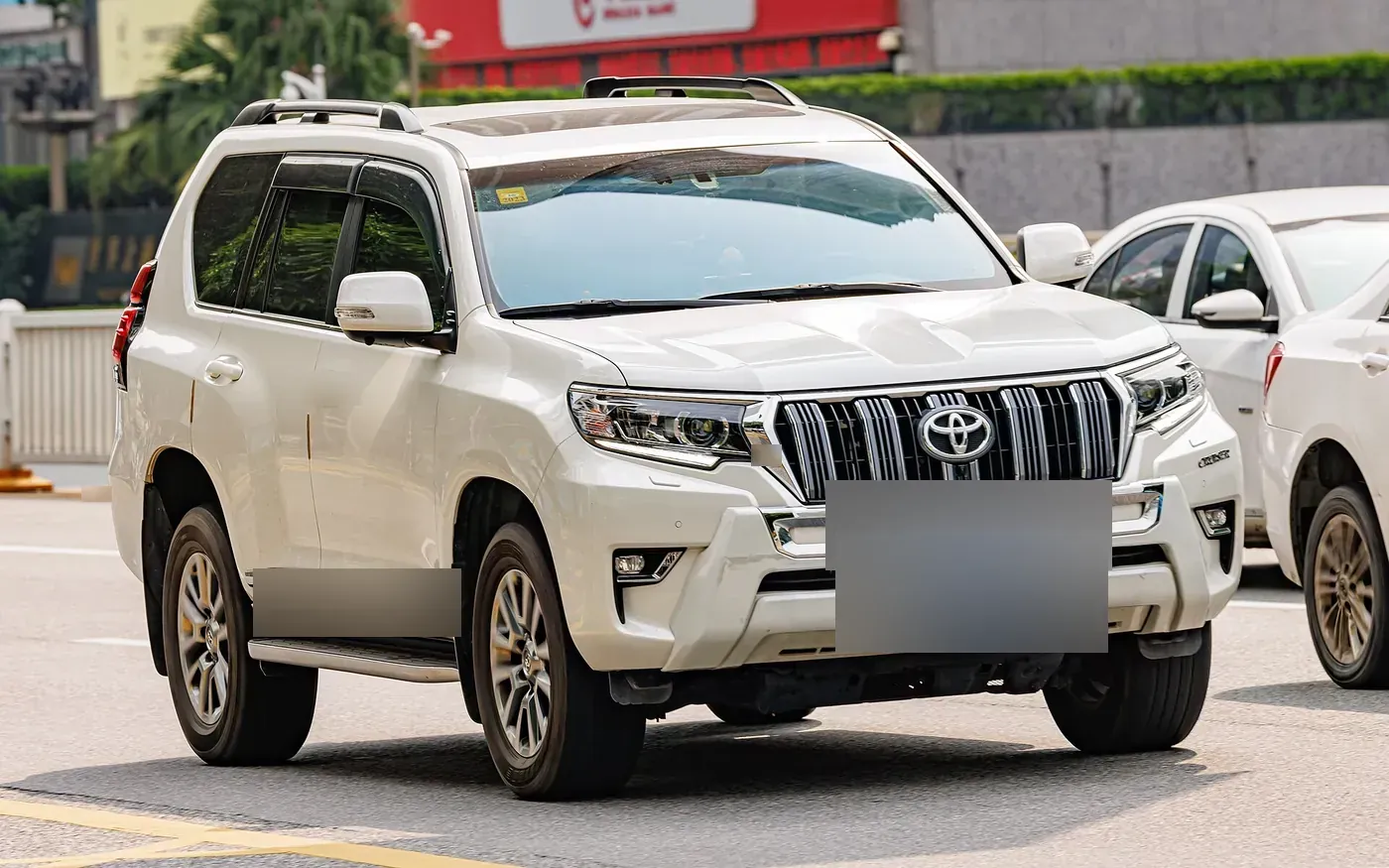 Toyota Land Cruiser Prado 150-series in white