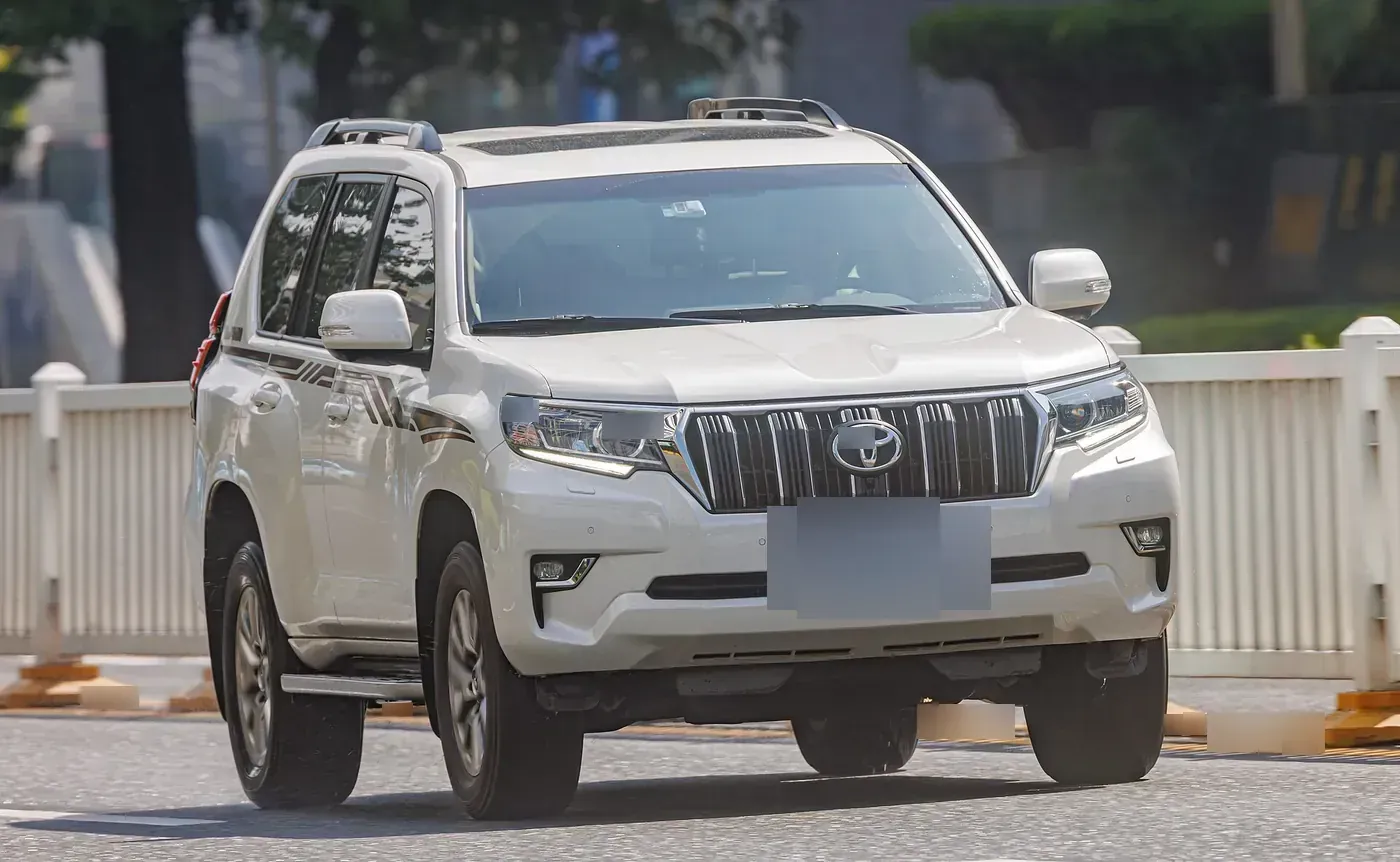 Toyota Land Cruiser Prado 150-series in white