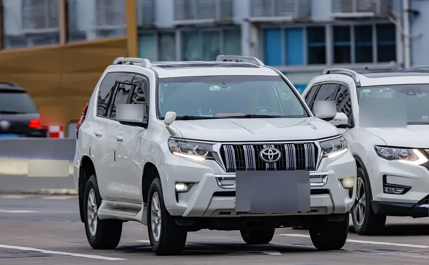 Land Cruiser Prado — Pearl White