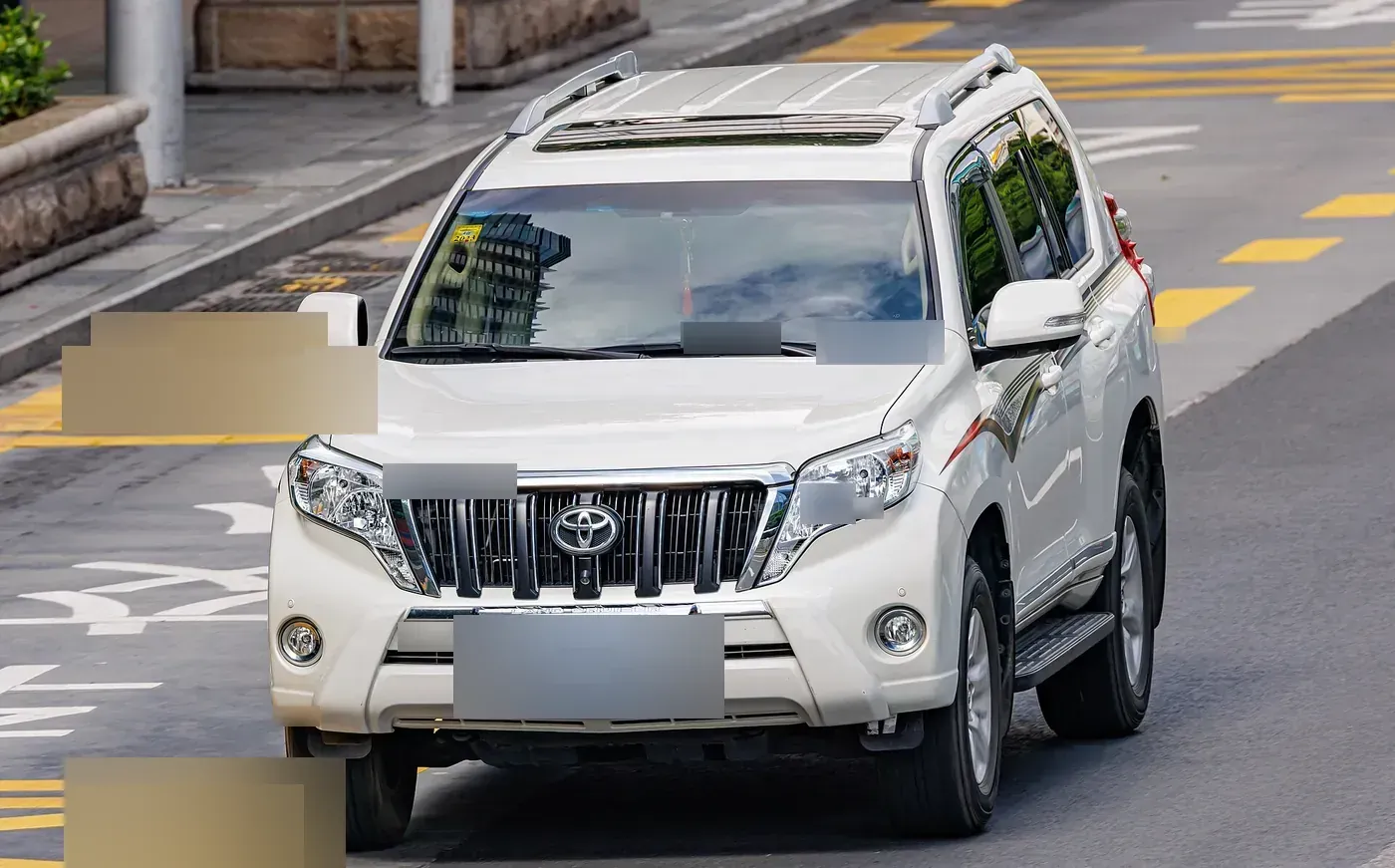 Toyota Land Cruiser Prado 150-series in white