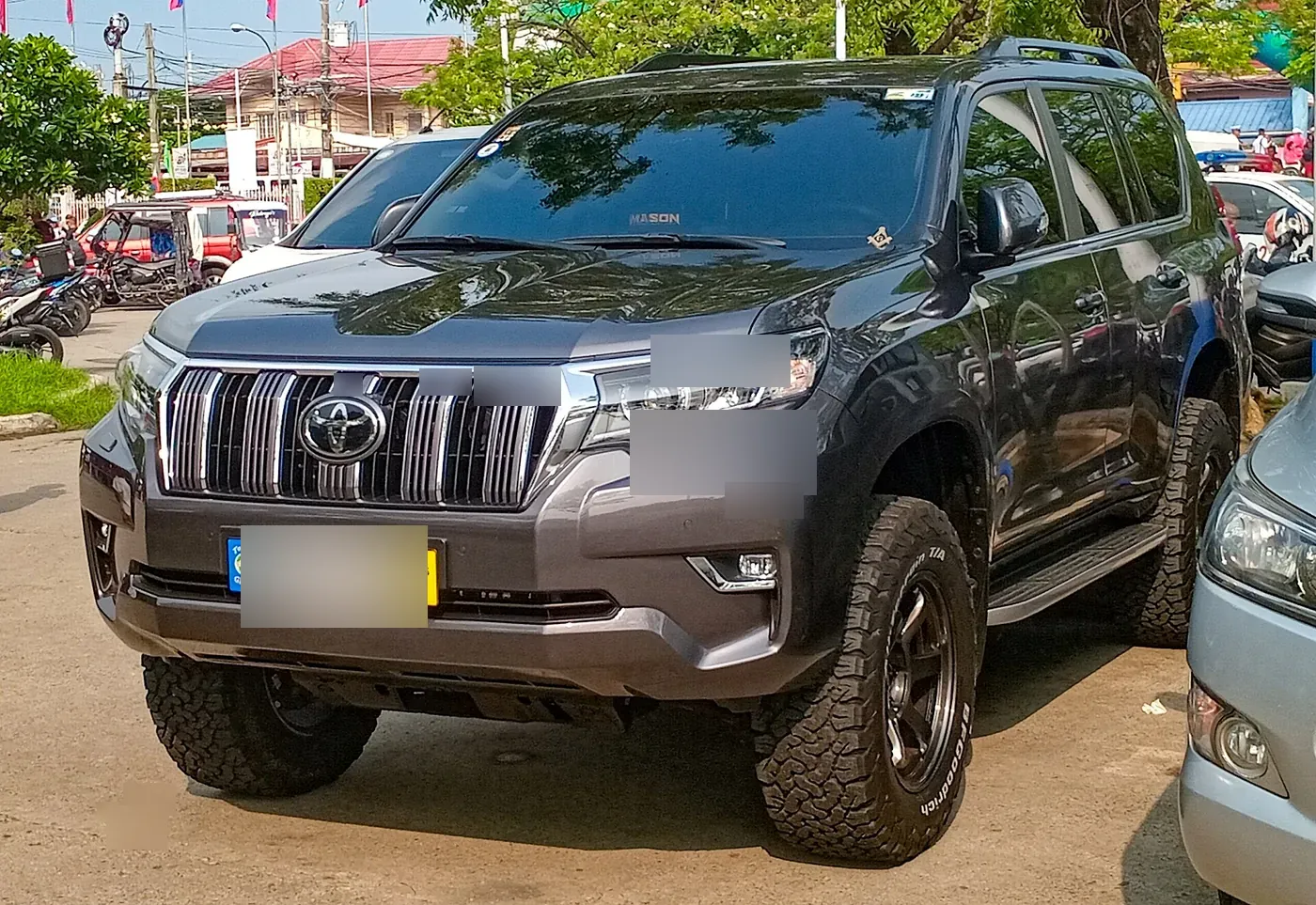 Land Cruiser Prado — Beige Sand