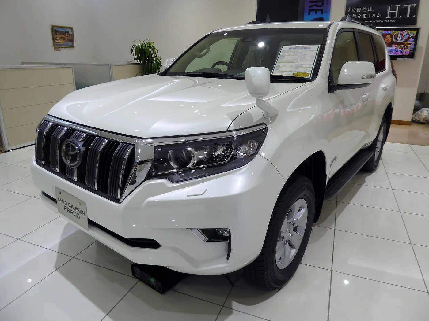 Toyota Land Cruiser Prado 150-series in white
