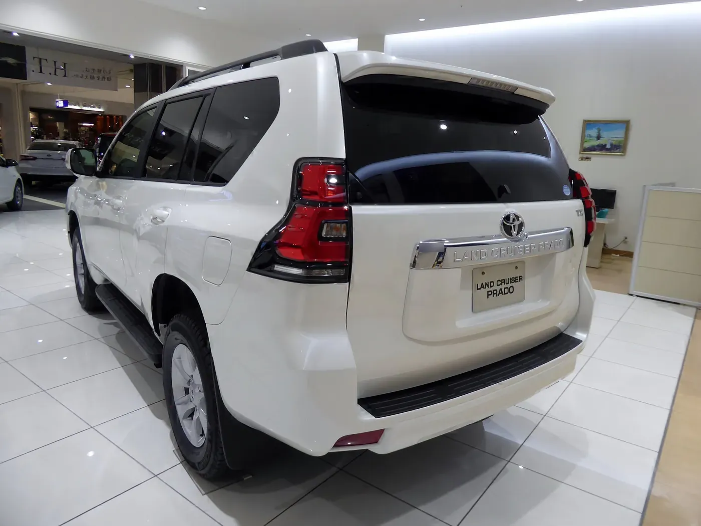 Toyota Land Cruiser Prado 150-series in white