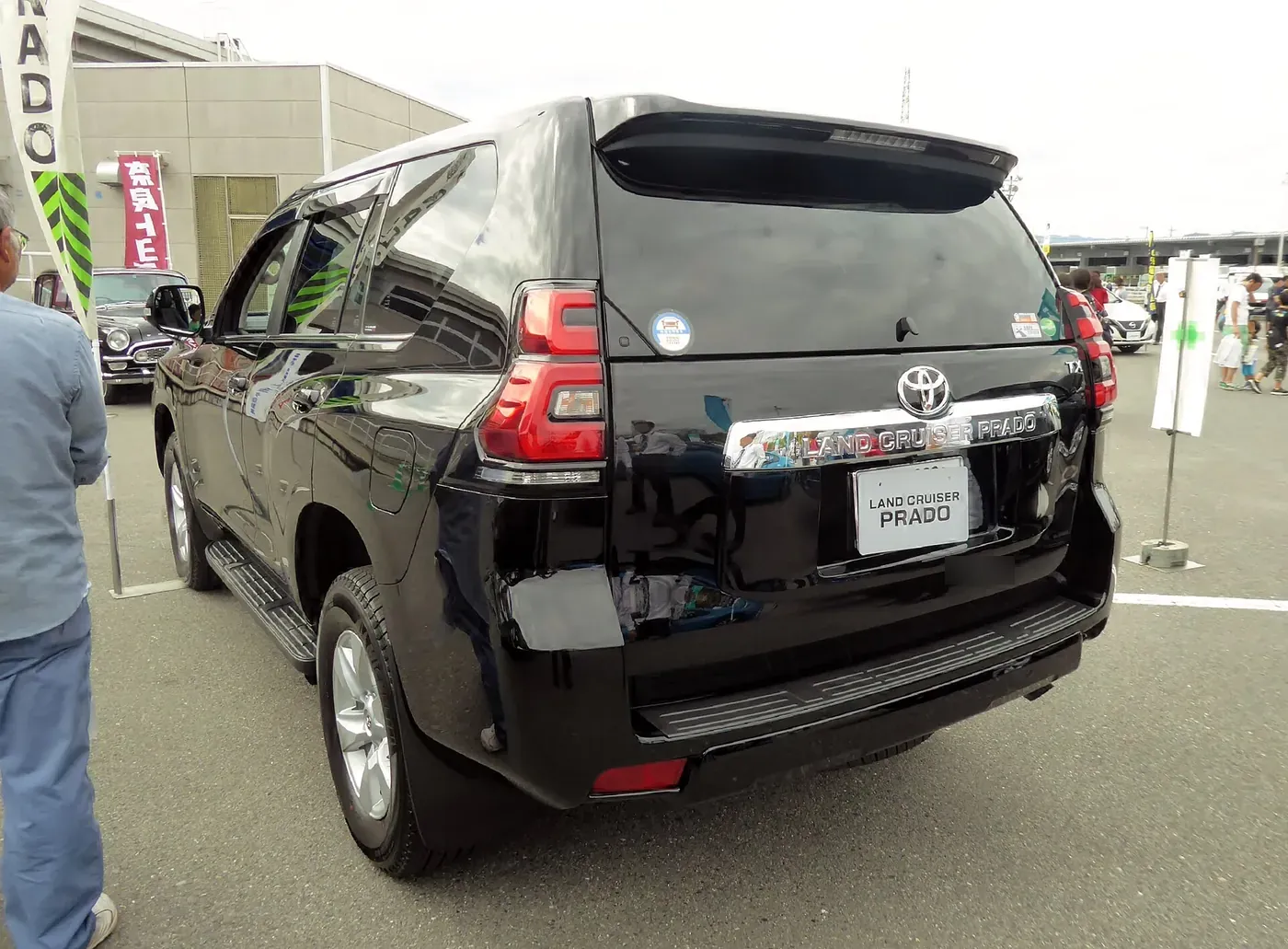 Toyota Land Cruiser Prado 150-series in black