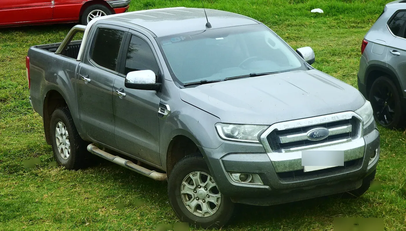 Ford Ranger double-cab pick-up in silver