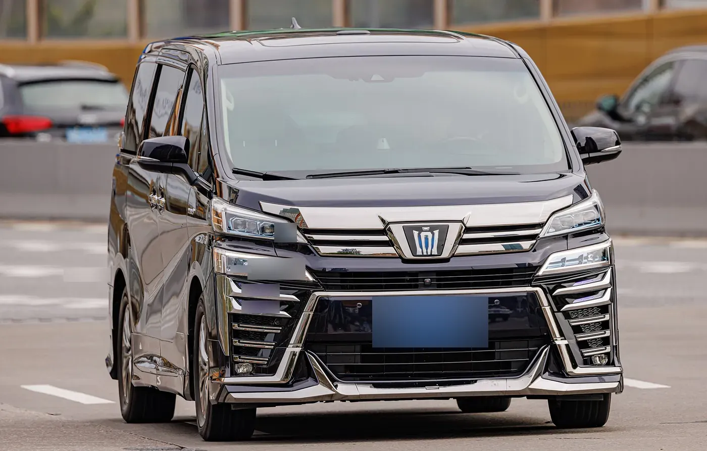 Toyota Vellfire — Attitude Black
